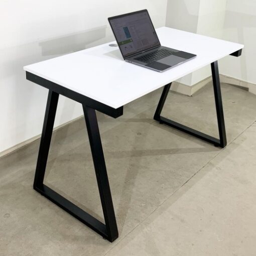 Bàn Làm Việc Chân Sắt Hình Thang CTP-5111