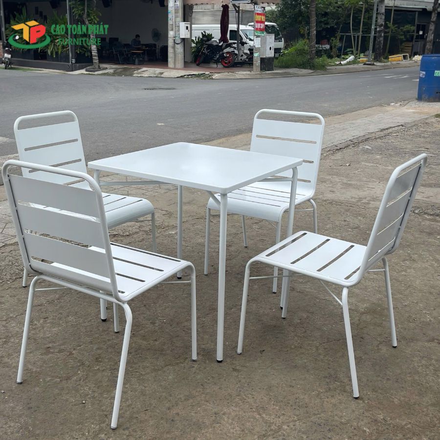 Bàn ghế sắt quán cafe màu trắng - BGS09
